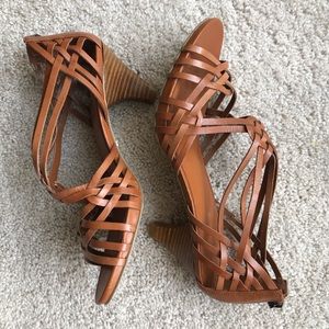 Size 10 bandolino strappy sandals with heels